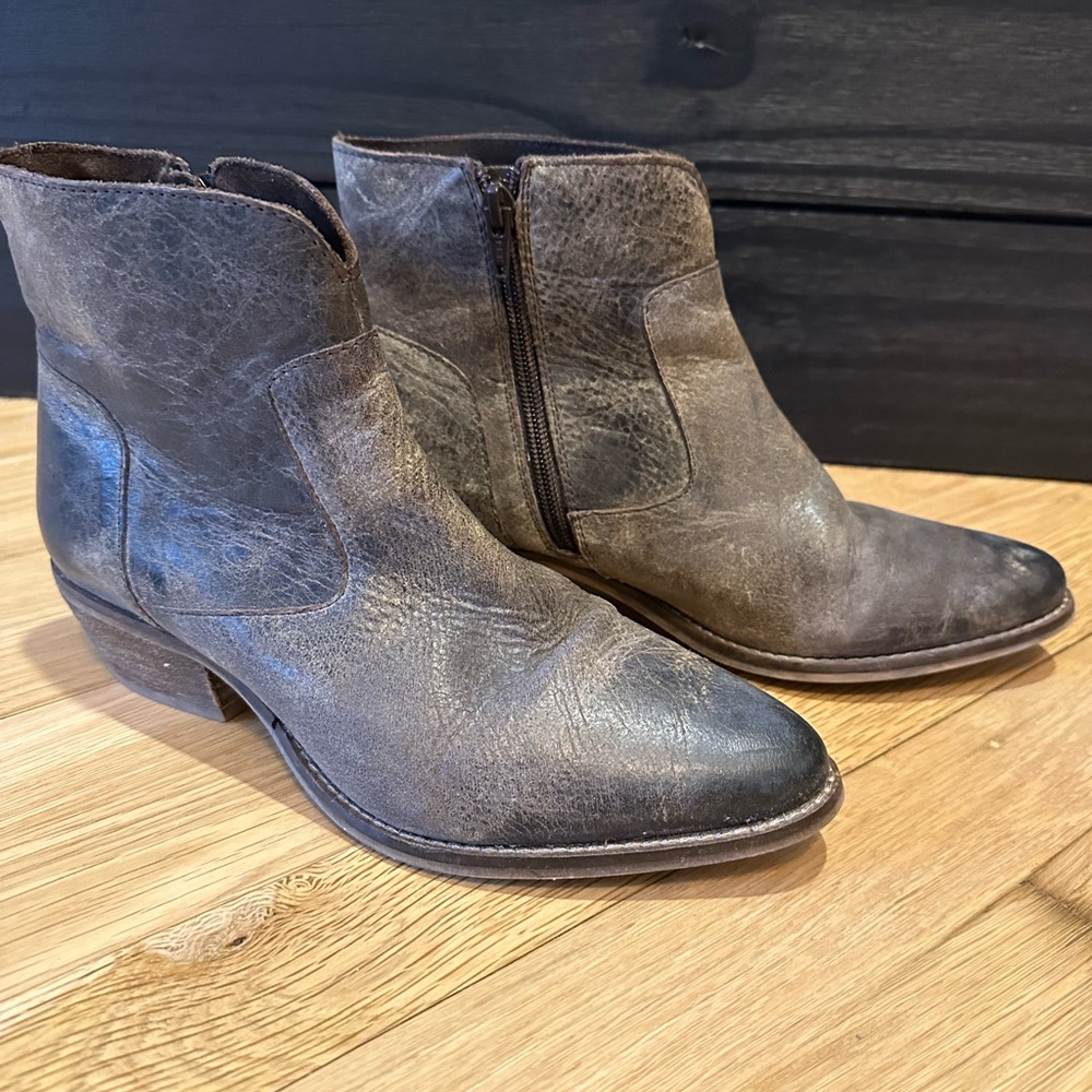 Diba True ankle zip booties. Beautiful black-grey leather. Well made!